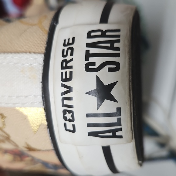 Wonder Woman Converse All Stars - Picture 1 of 3